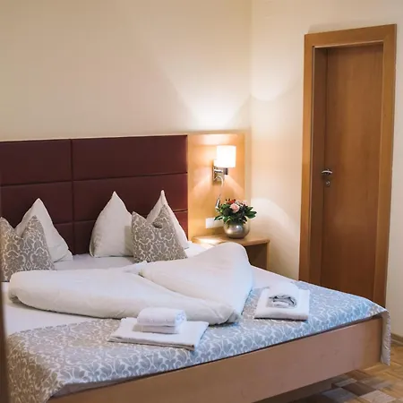 塔德乌斯霍夫餐厅酒店 Techelsberg