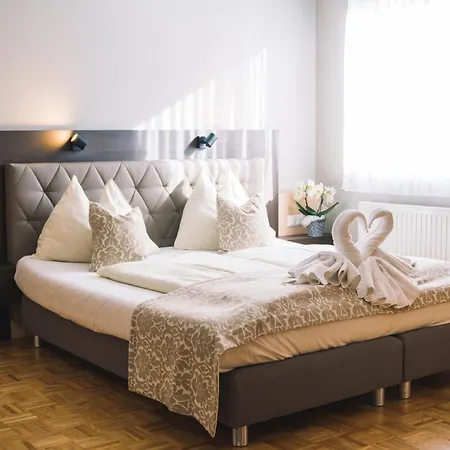 酒店 塔德乌斯霍夫餐厅酒店 3*