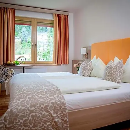Hotel Restaurant Thadeushof 3*