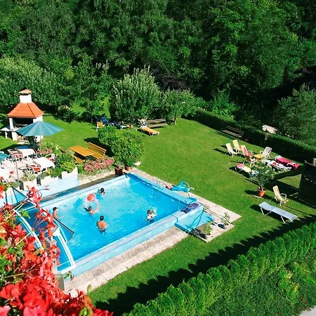 Hotel Restaurant Thadeushof 3*