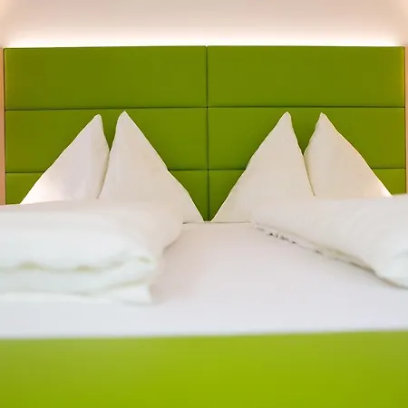 Hotel Restaurant Thadeushof 3*