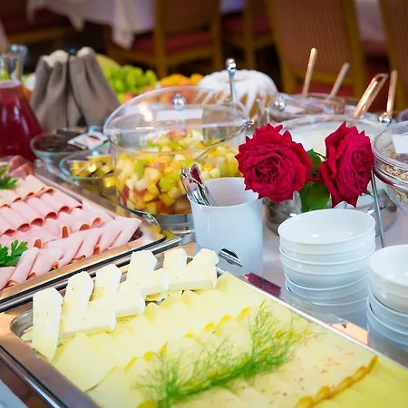 塔德乌斯霍夫餐厅酒店 3*