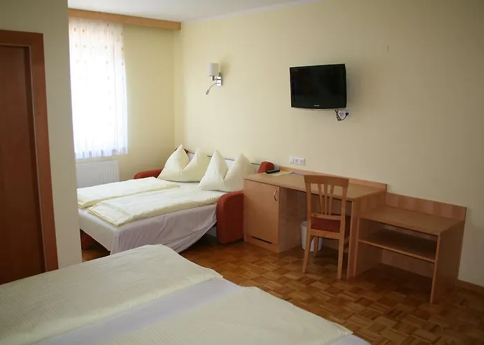 Restaurant Thadeushof فندق