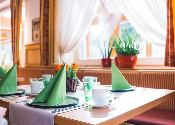 Restaurant Thadeushof فندق